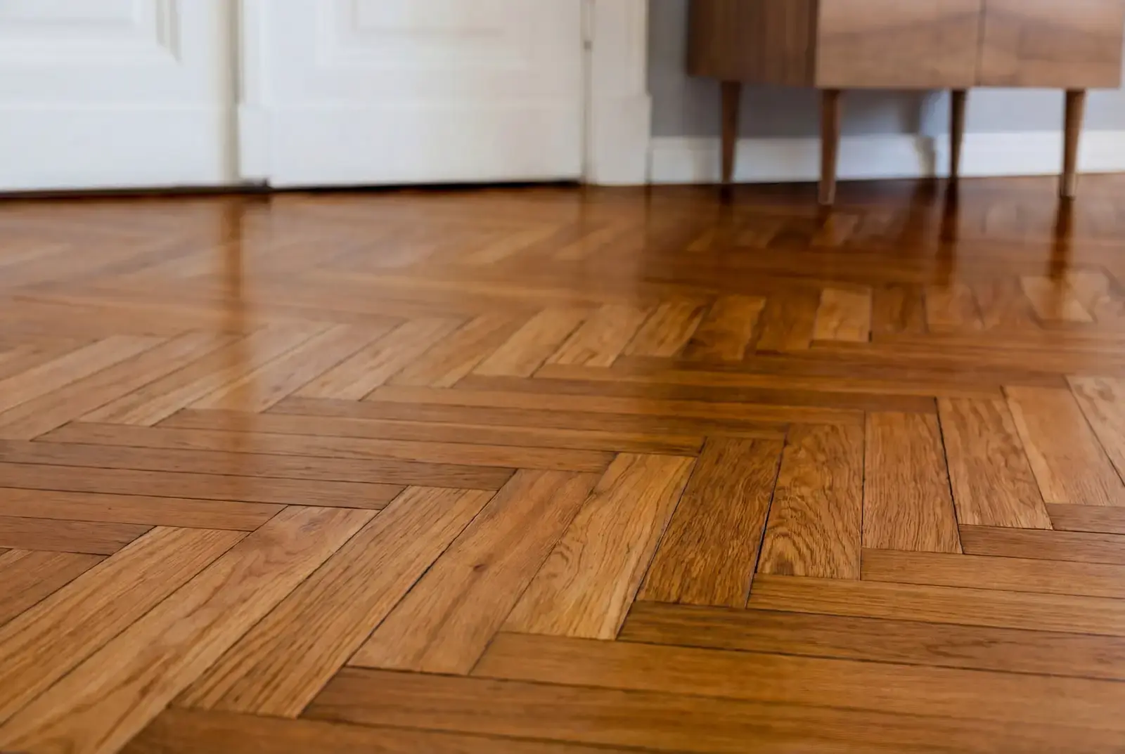 Lamelparket eiken visgraat - Okavango Noestarm Geborsteld English Color