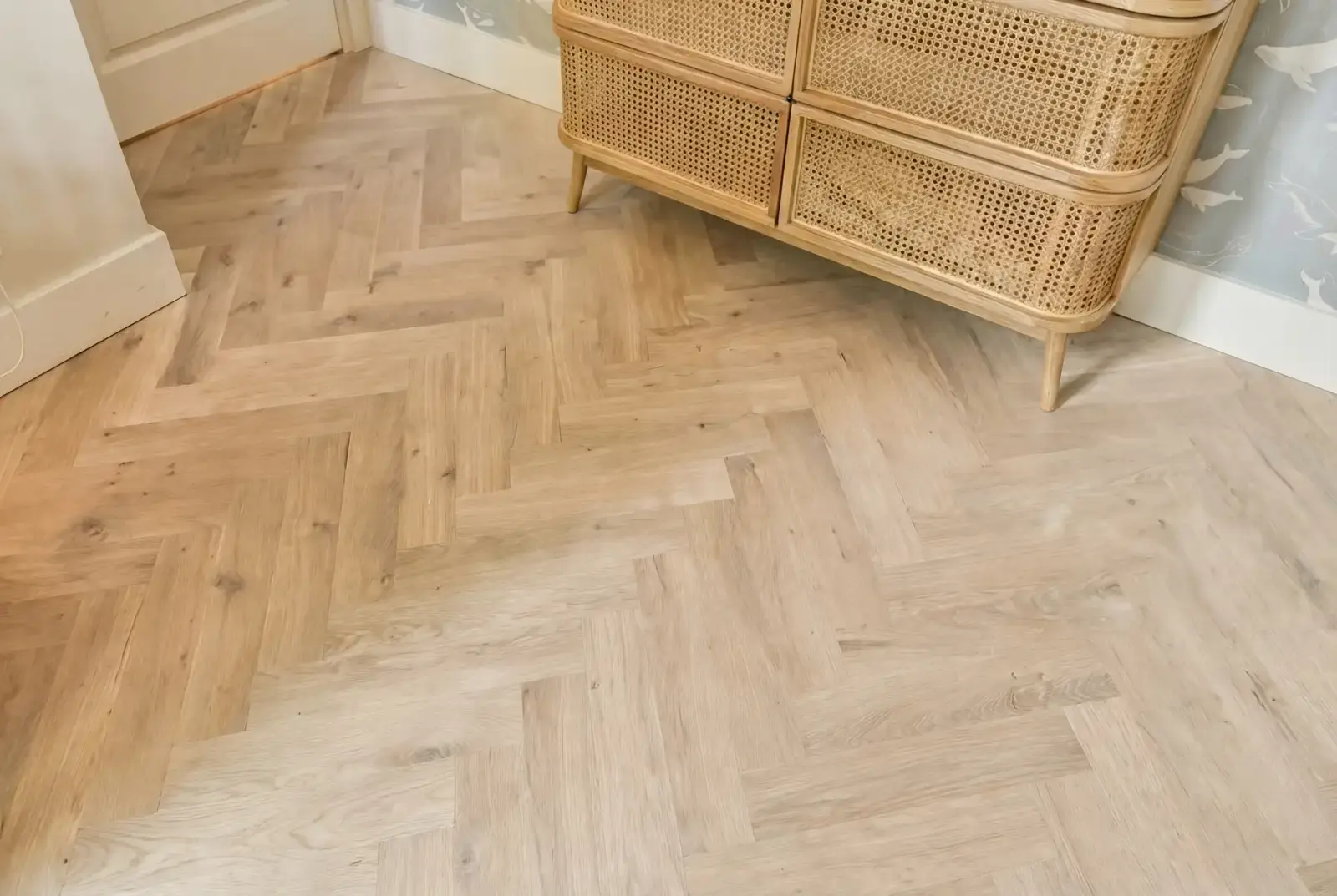 Lamelparket eiken visgraat - Okavango Noestarm Geborsteld Krijtwit