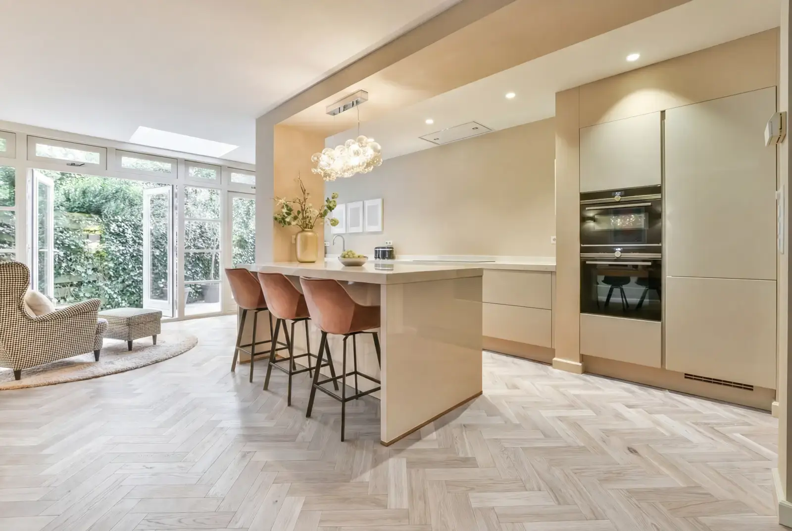 Lamelparket eiken visgraat - Okavango Noestarm Geborsteld Whitewash